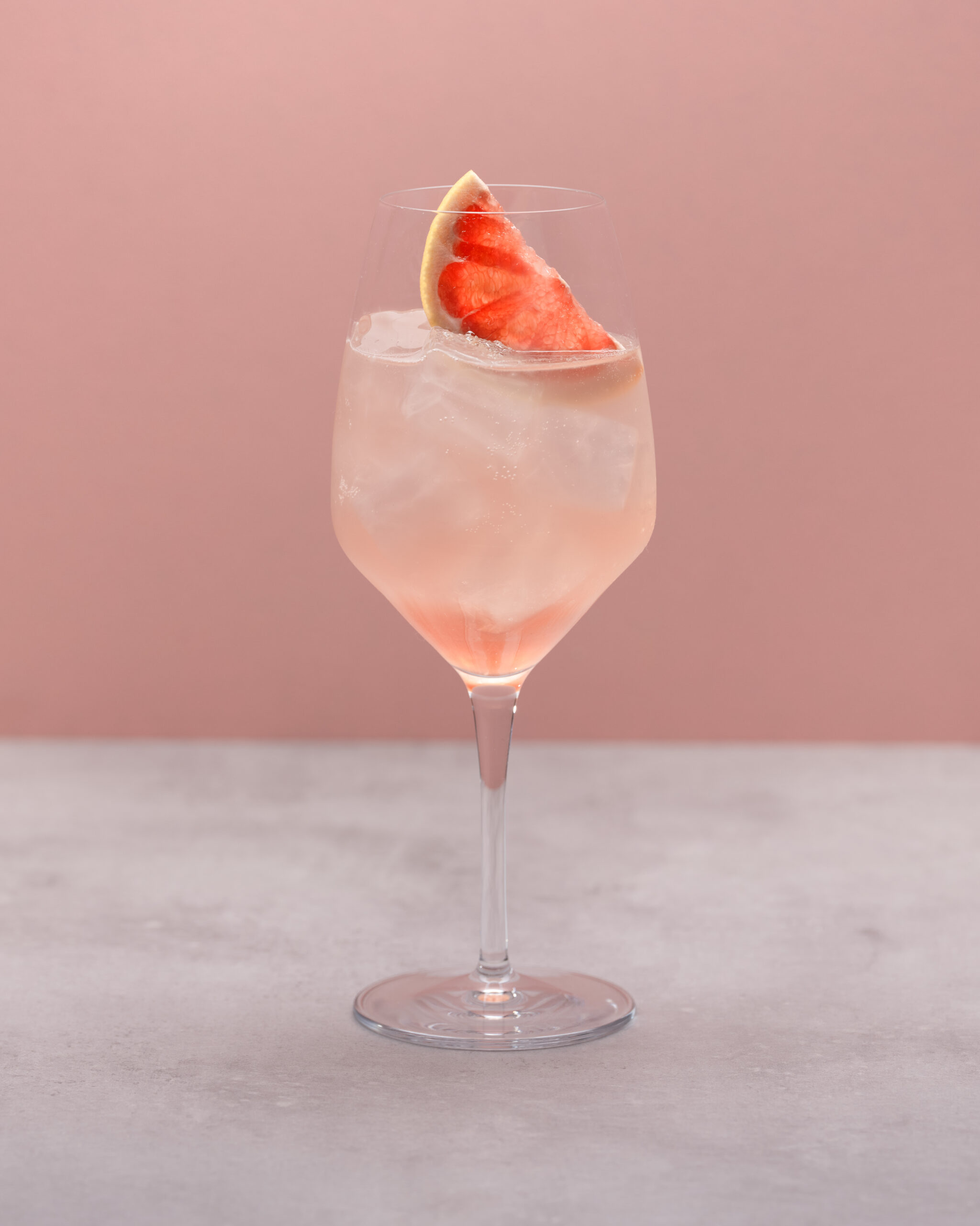 Cocktail of the month august: rhubarb spritz